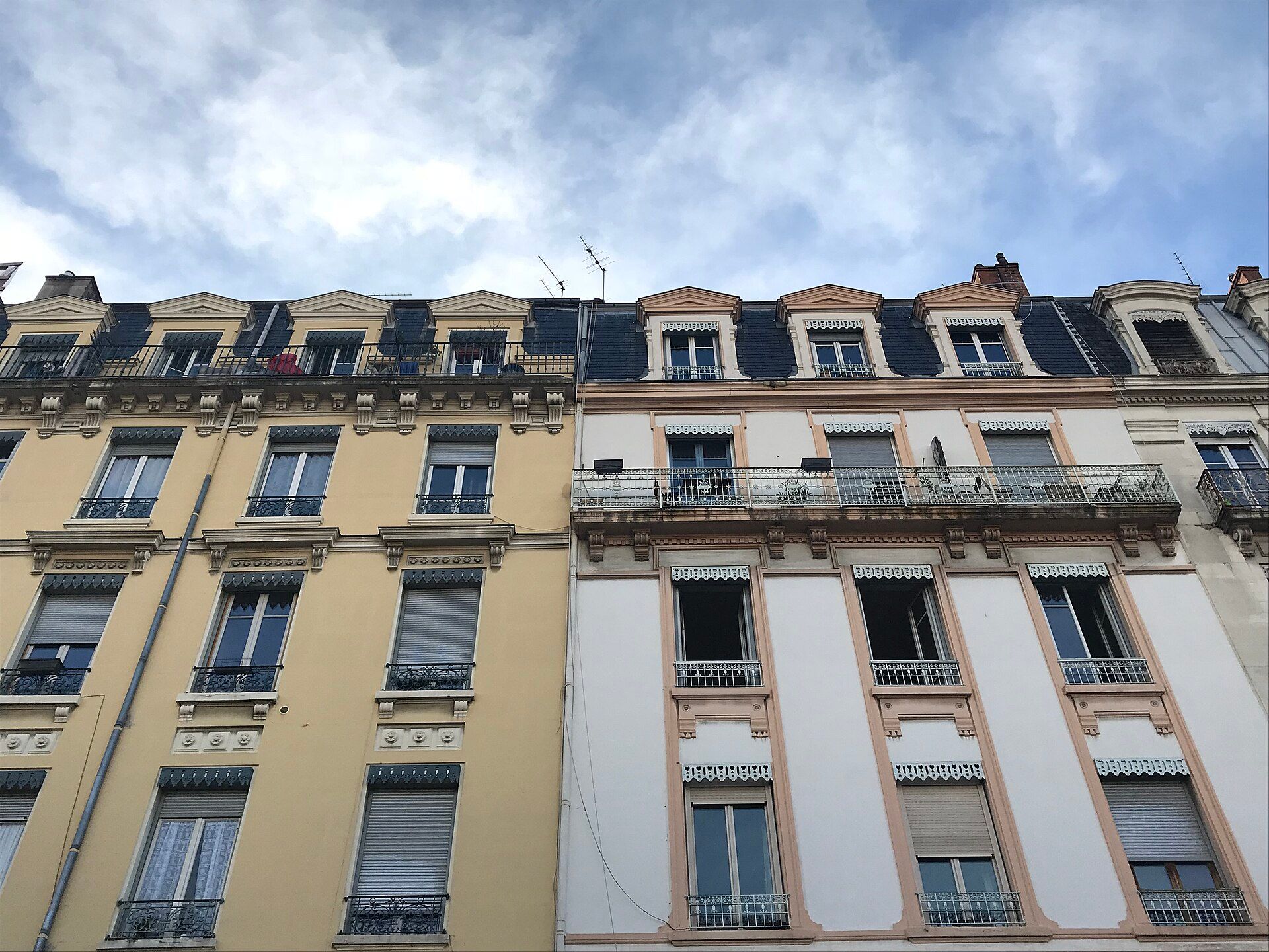 Façades et ciel, rue de Marseille à Lyon
